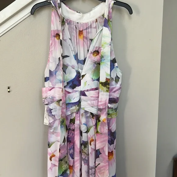 Adrianna Papell Women's Floral Halter Gown. - Picture 6 of 16